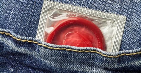Fafanje brez kondoma Bordel Bomi